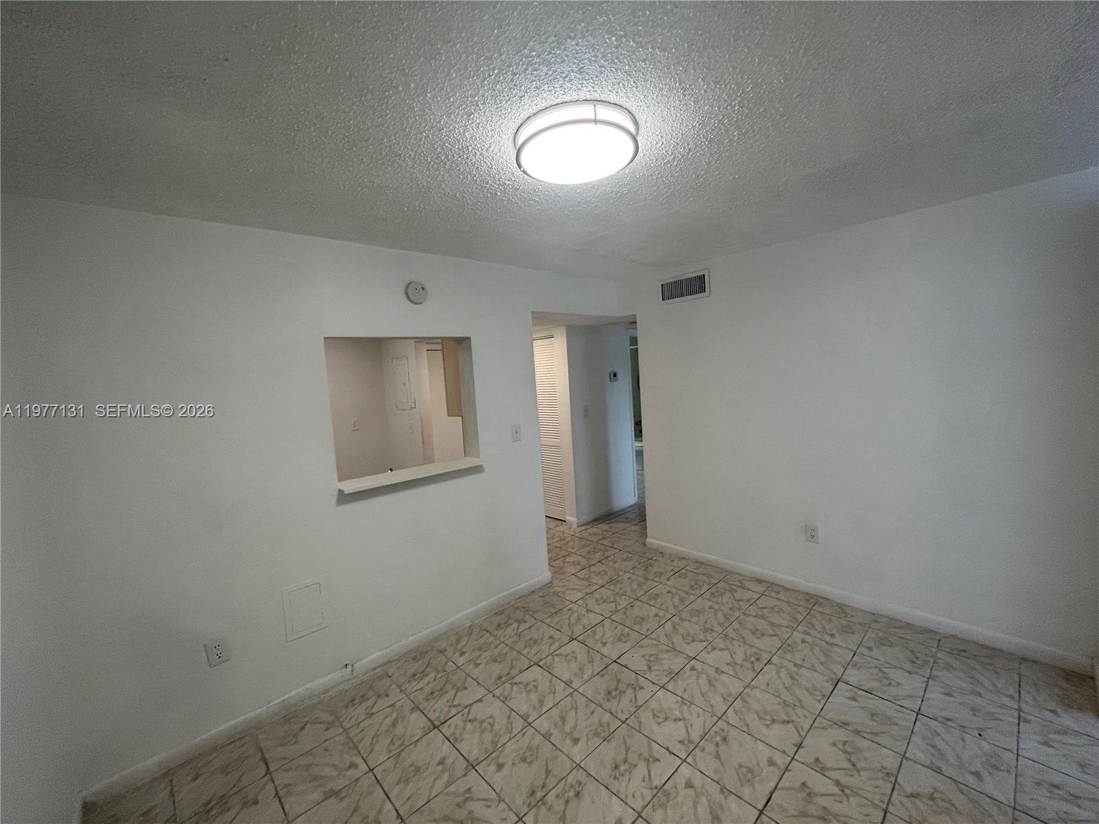 3710 NW 21st St #211 Lauderdale Lakes, FL 33311
