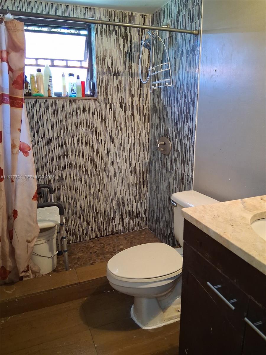 960 SW 13th Ct Miami, FL 33135