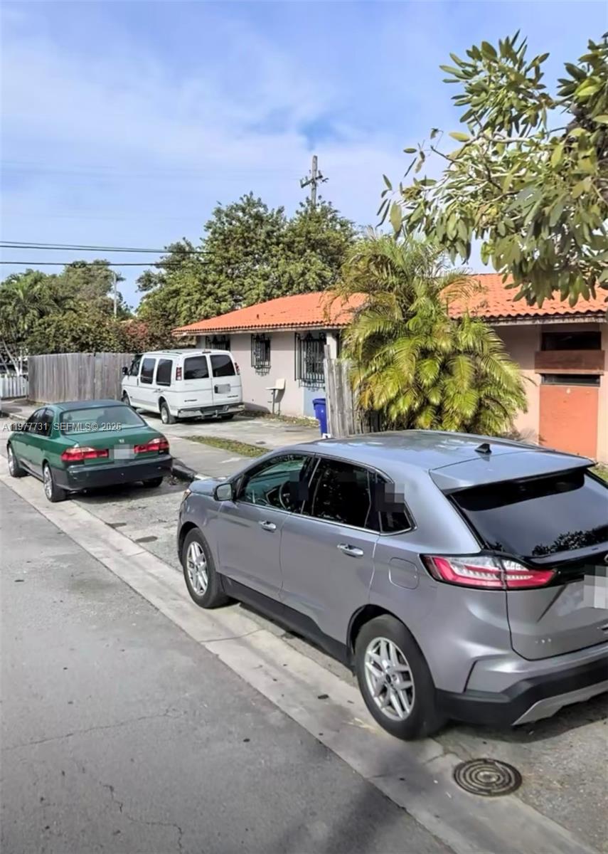 960 SW 13th Ct Miami, FL 33135