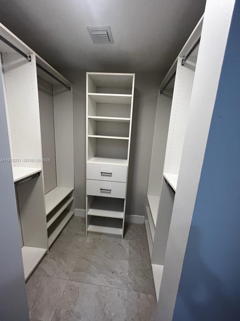 488 NE 18th St #2302 Miami, FL 33132