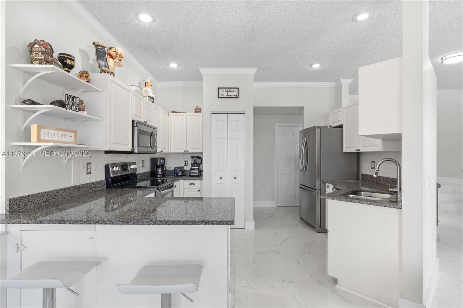 9838 NW 1st Mnr Coral Springs, FL 33071