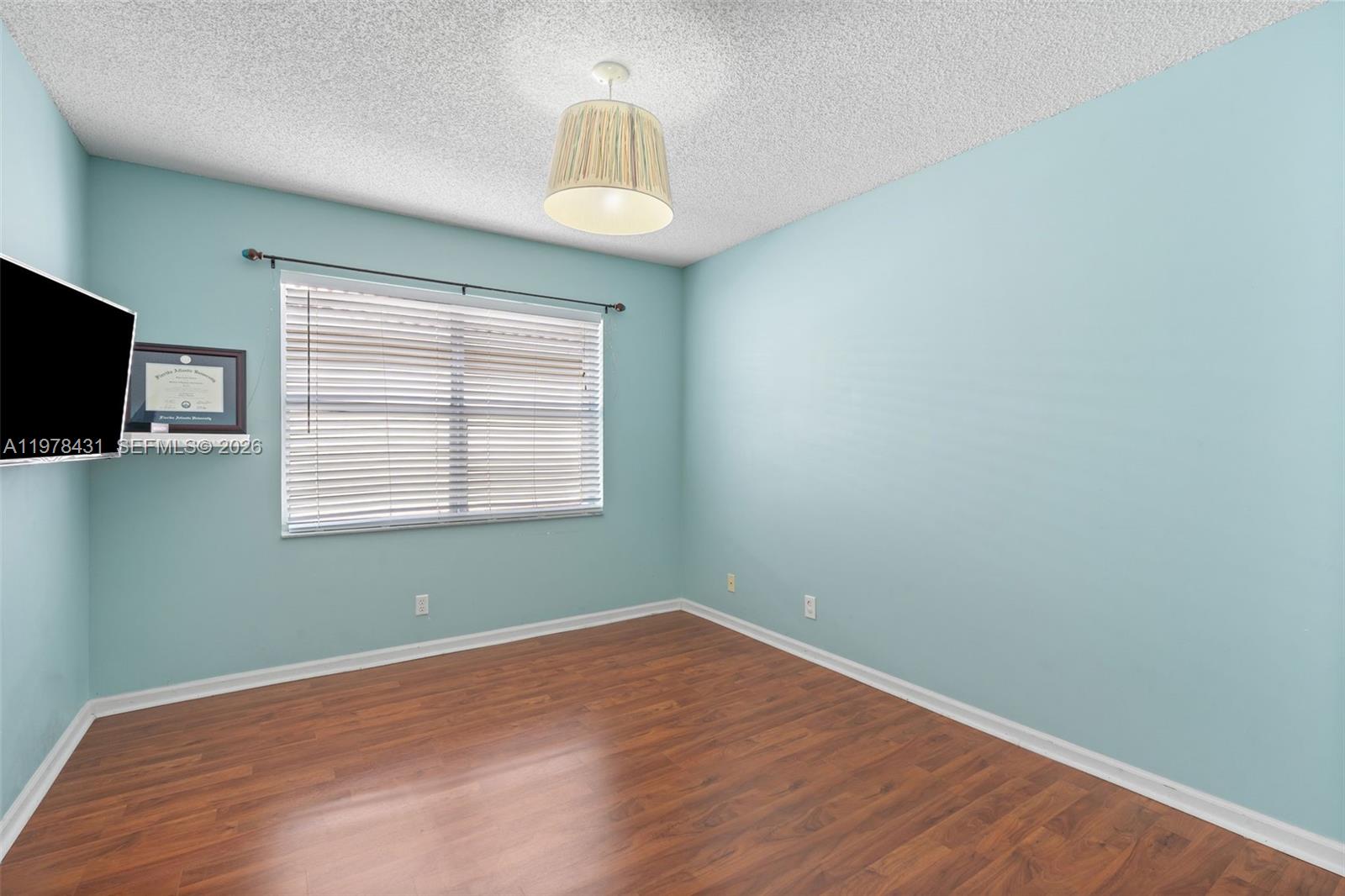 9838 NW 1st Mnr Coral Springs, FL 33071