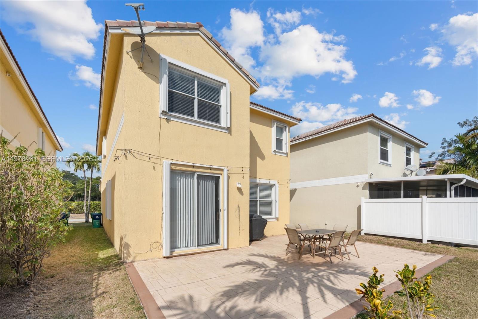 9838 NW 1st Mnr Coral Springs, FL 33071