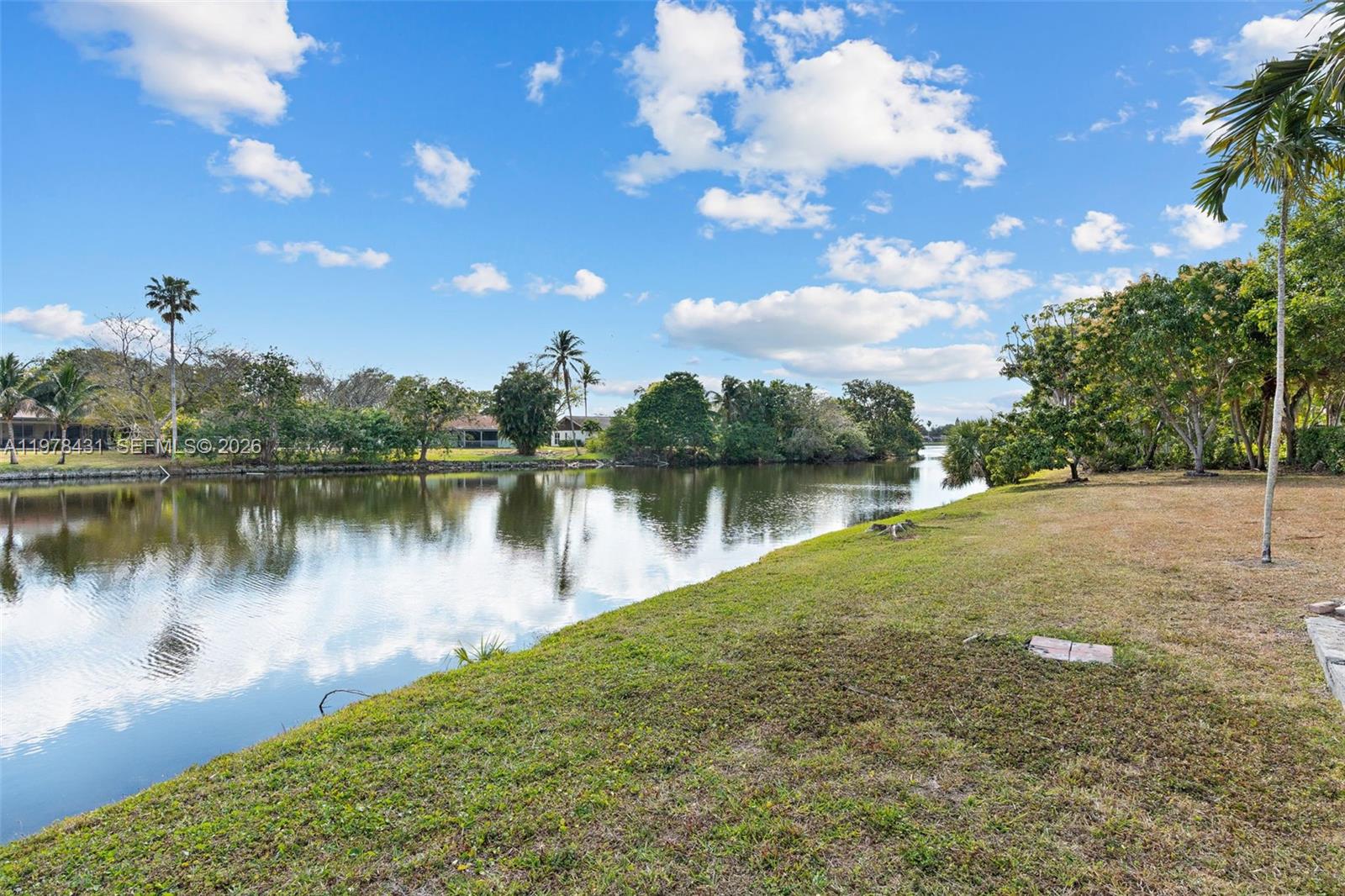 9838 NW 1st Mnr Coral Springs, FL 33071