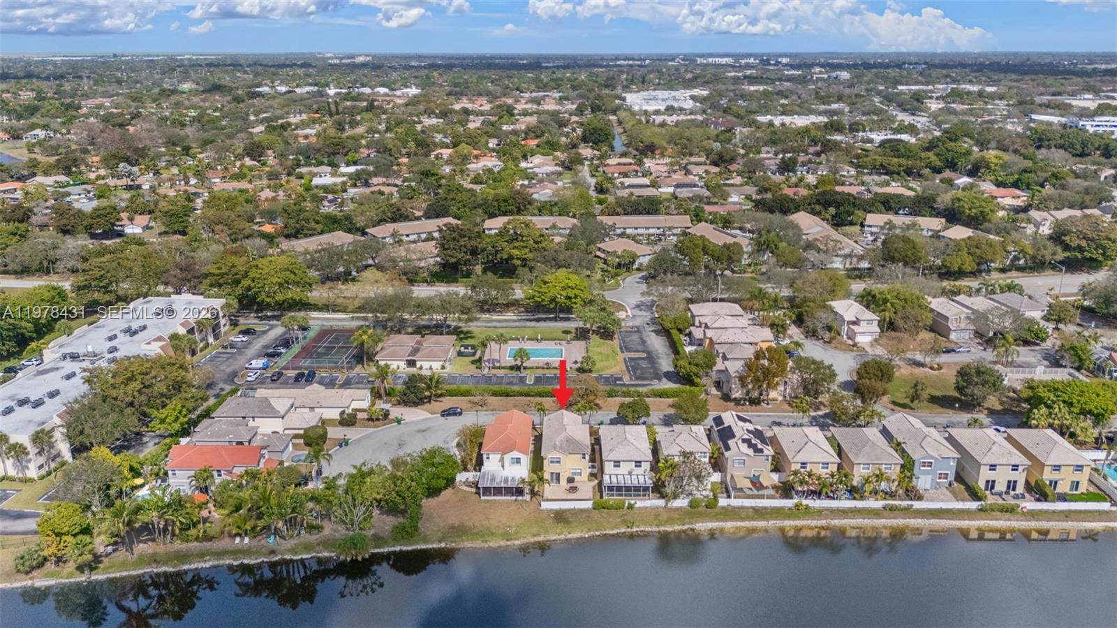 9838 NW 1st Mnr Coral Springs, FL 33071