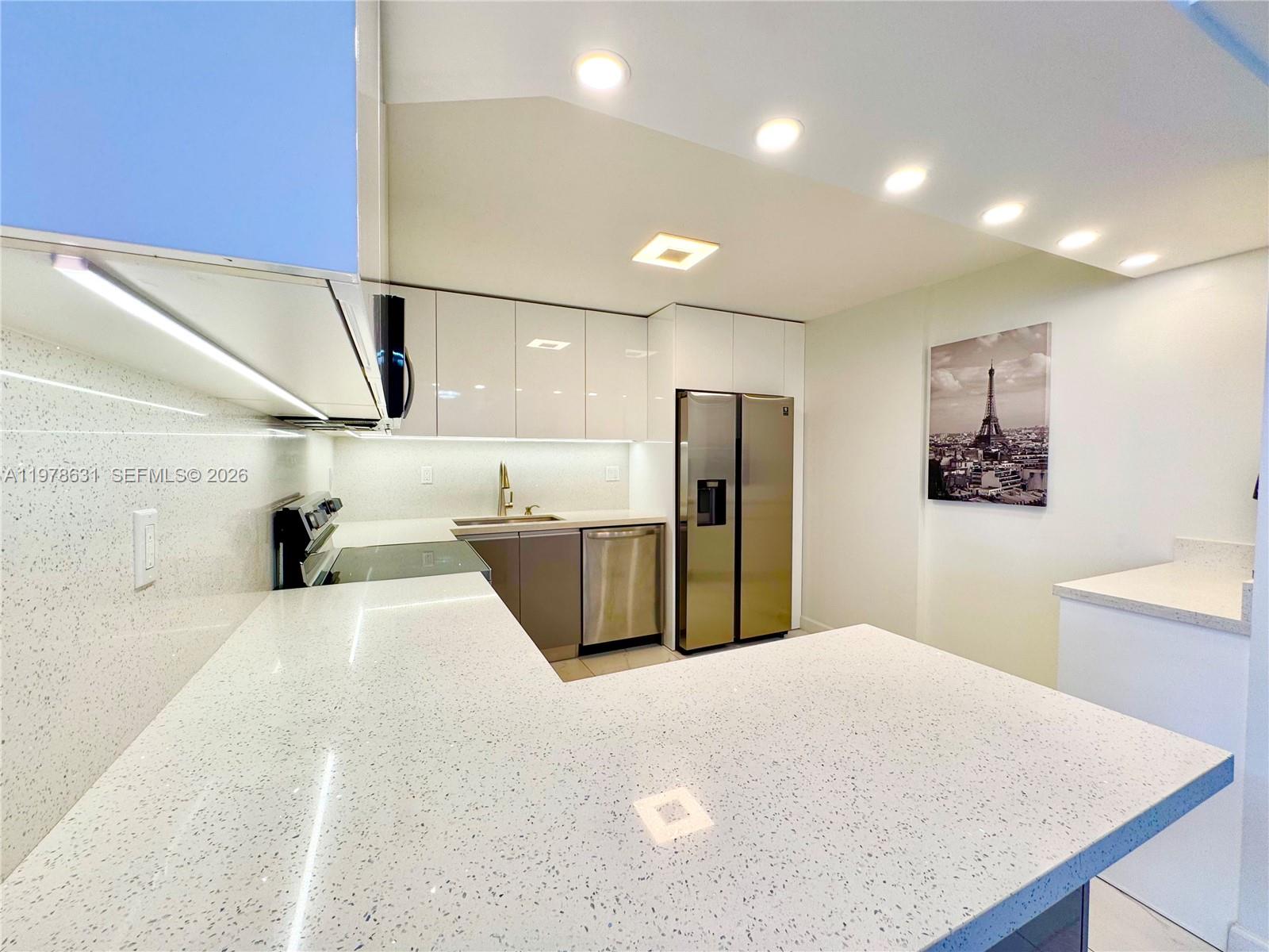 image Winston Towers 1009