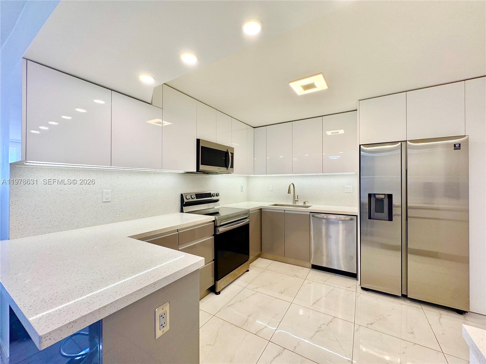 image Winston Towers 10010