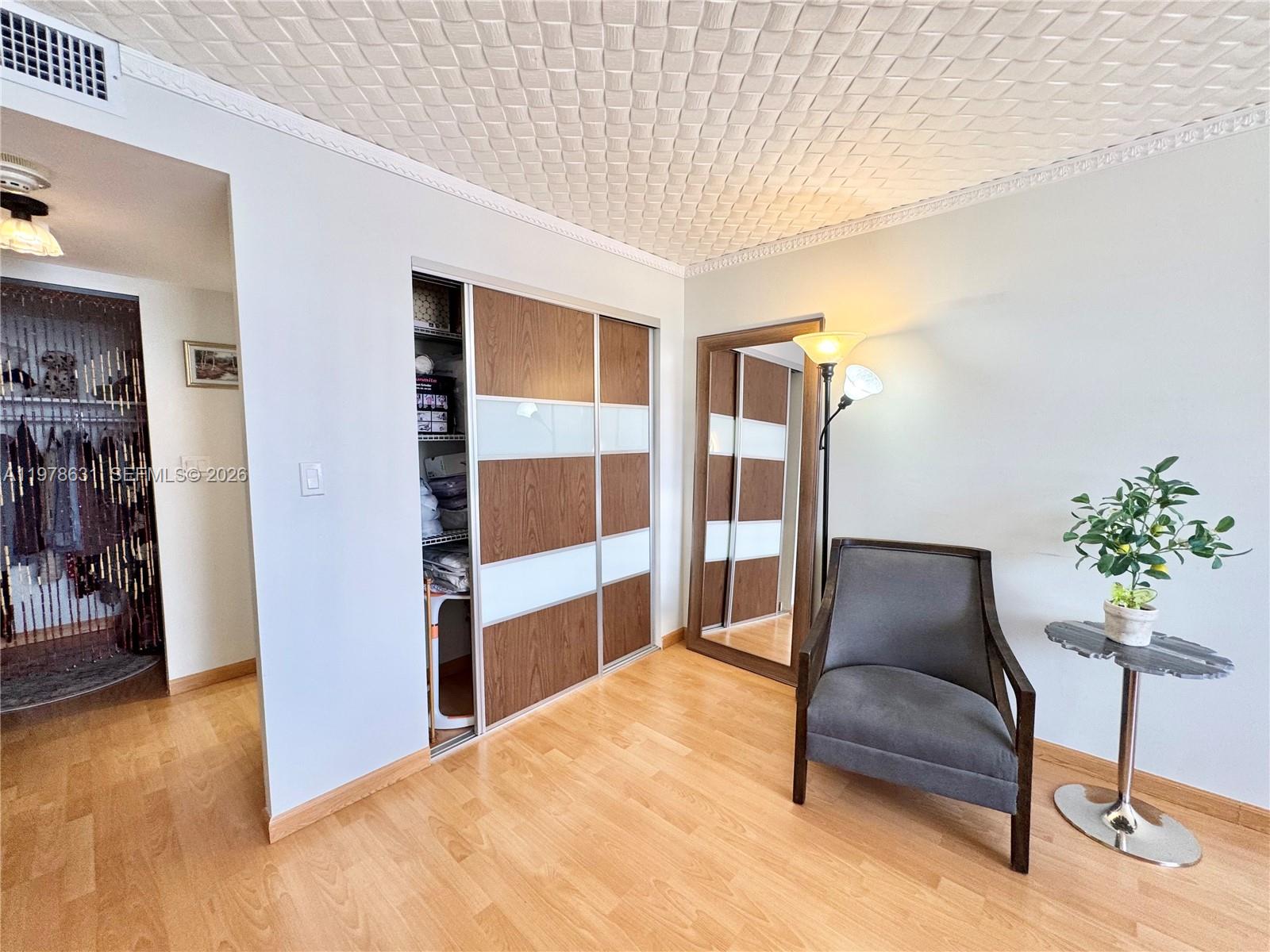 image Winston Towers 10020