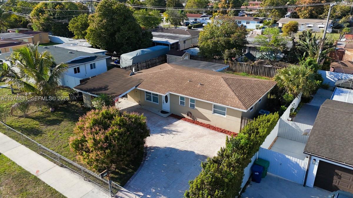 5511 NW 180th Ter Miami Gardens, FL 33055