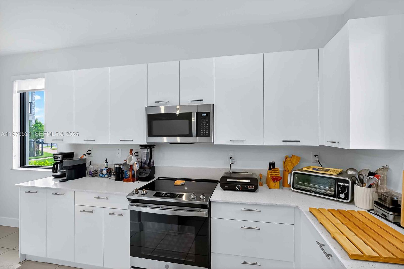 4426 NW 83rd Pkwy #. Doral, FL 33166