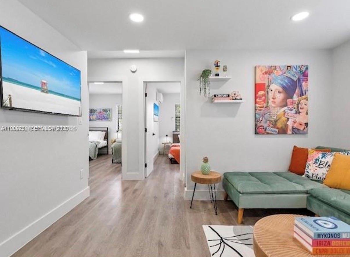 584 NW 30th St Miami, FL 33127