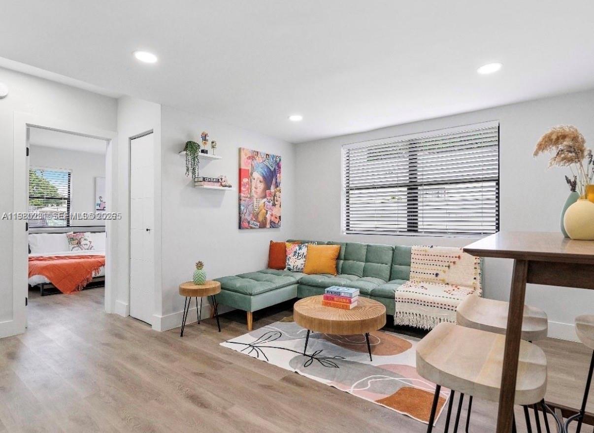 584 NW 30th St Miami, FL 33127