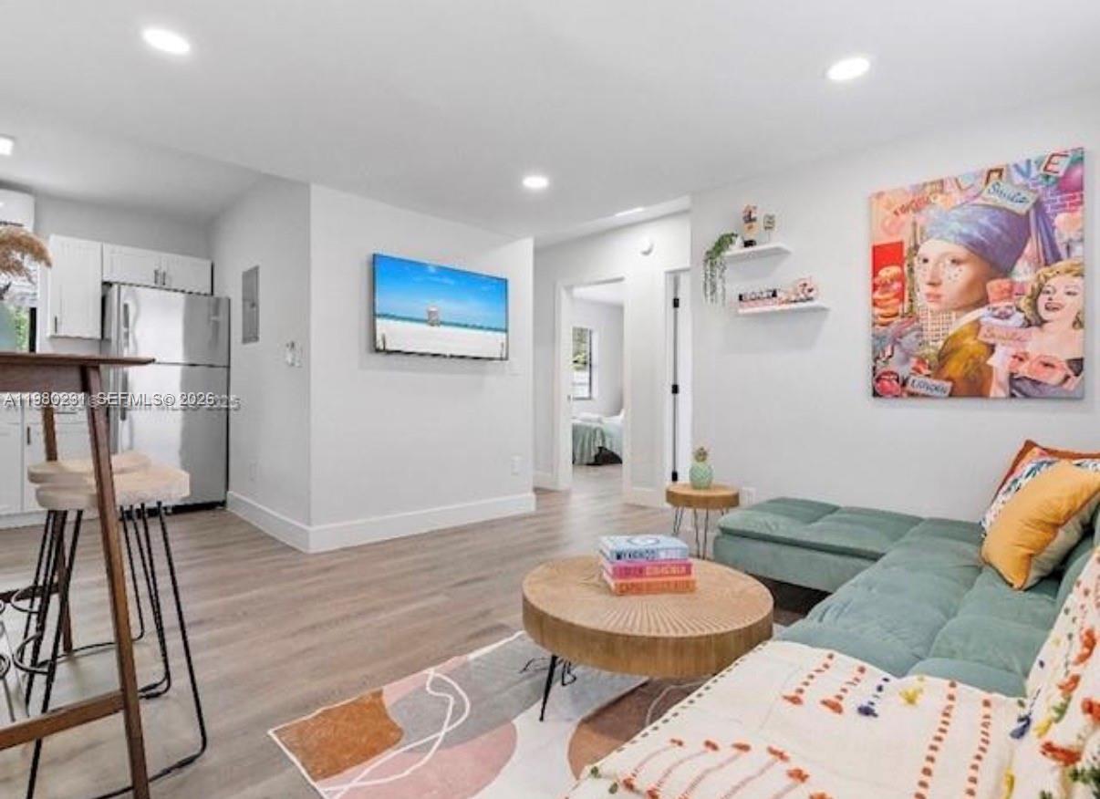 584 NW 30th St Miami, FL 33127