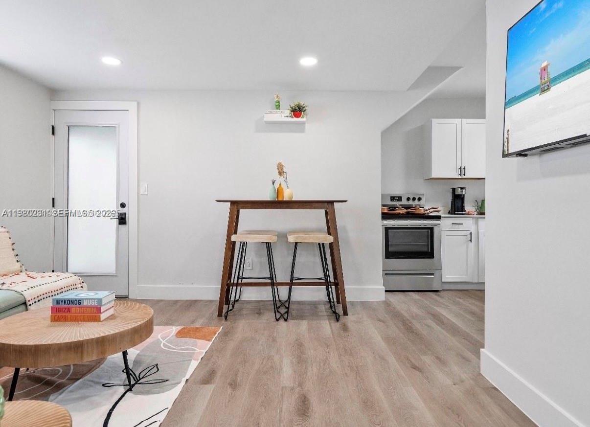 584 NW 30th St Miami, FL 33127