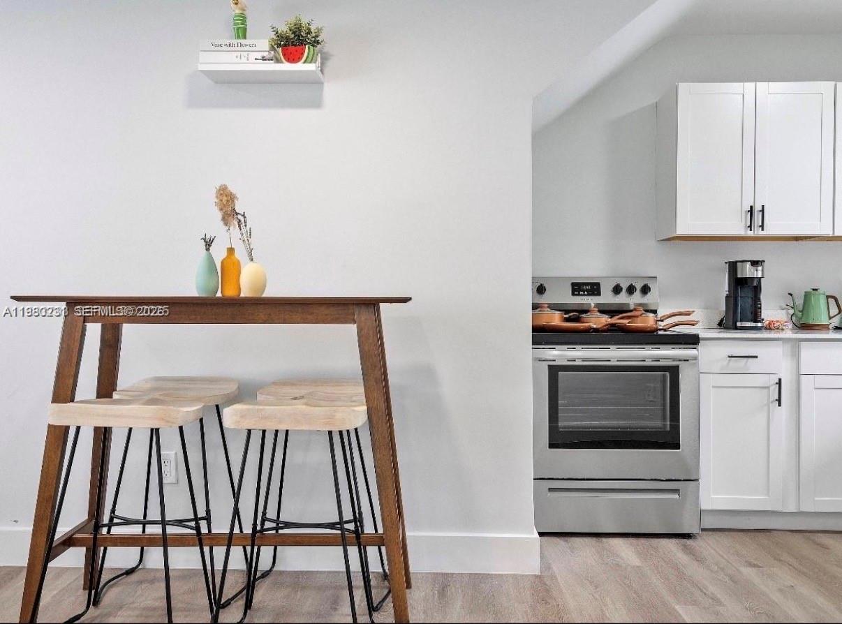 584 NW 30th St Miami, FL 33127