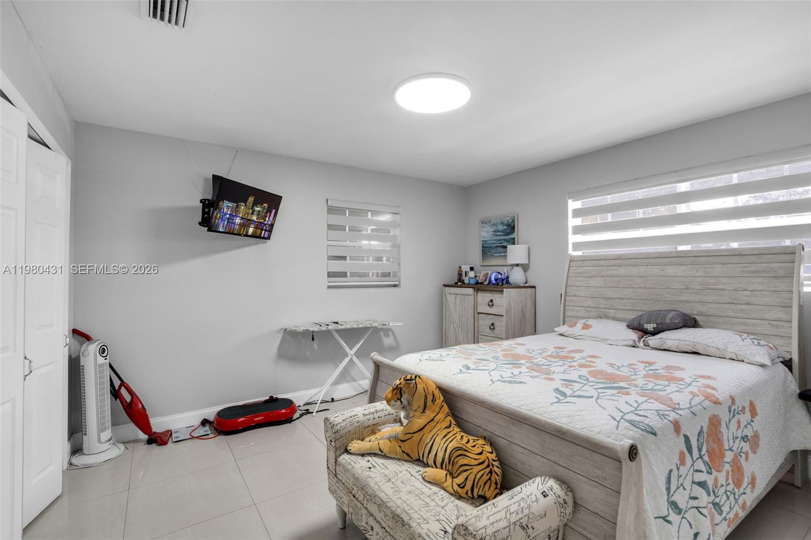 1210 N 71st Ave Hollywood, FL 33024