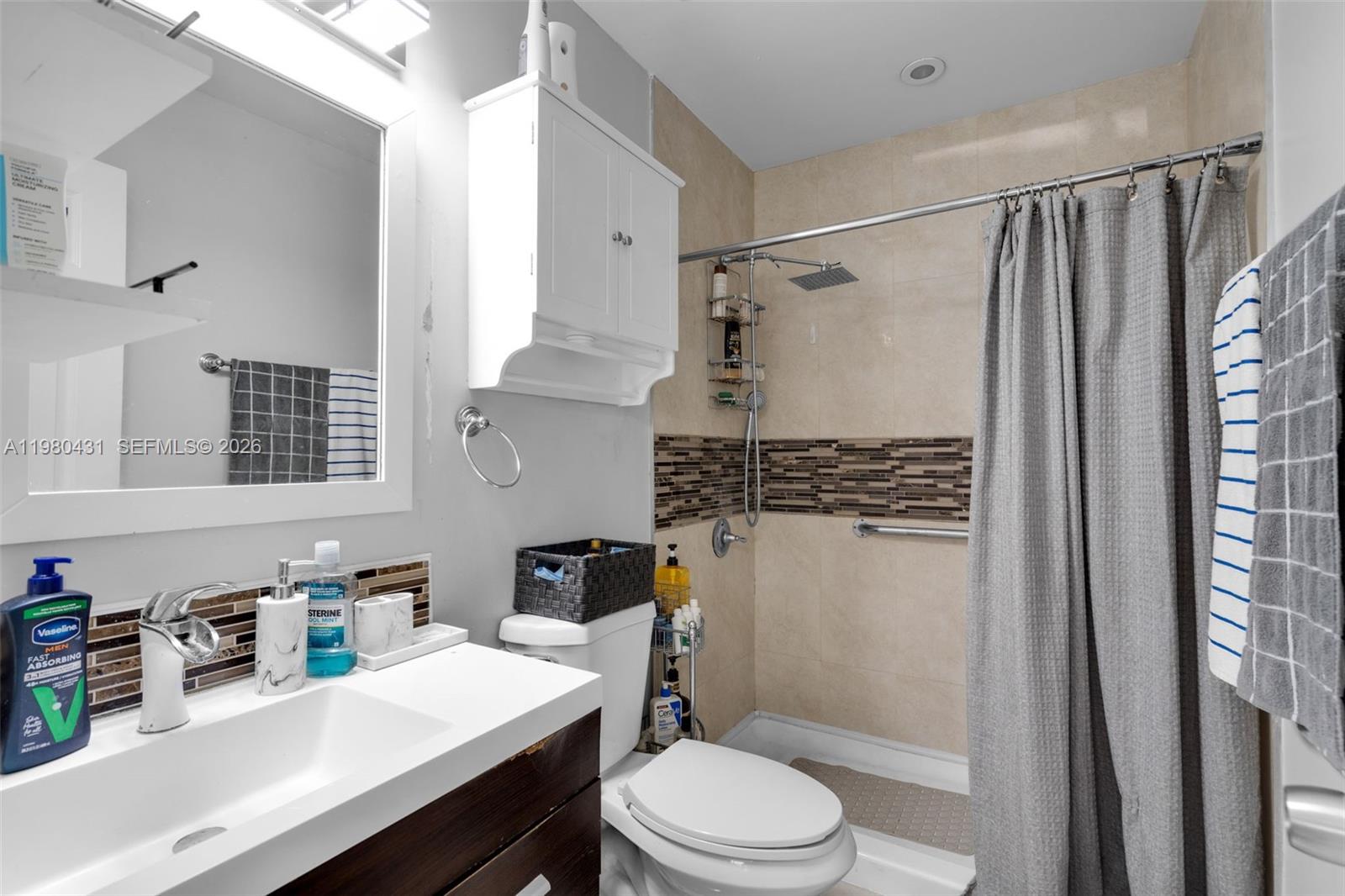 1210 N 71st Ave Hollywood, FL 33024