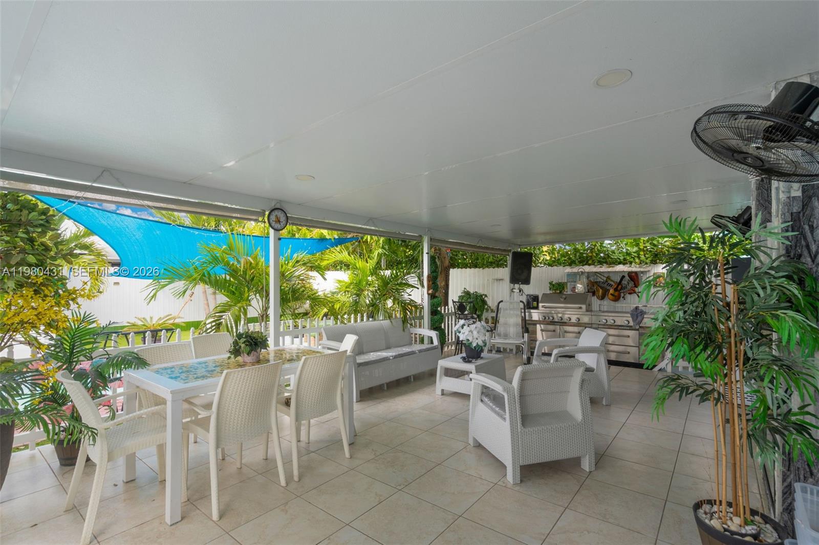 1210 N 71st Ave Hollywood, FL 33024