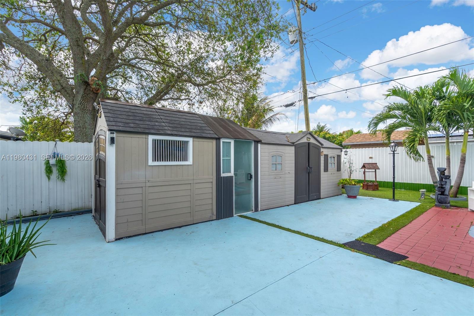 1210 N 71st Ave Hollywood, FL 33024