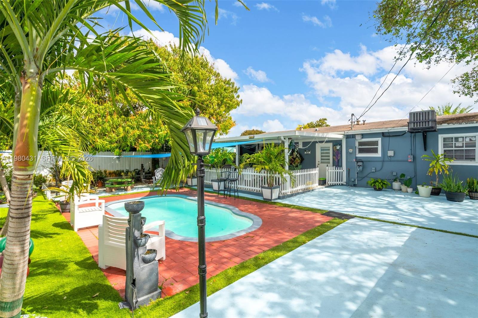 1210 N 71st Ave Hollywood, FL 33024