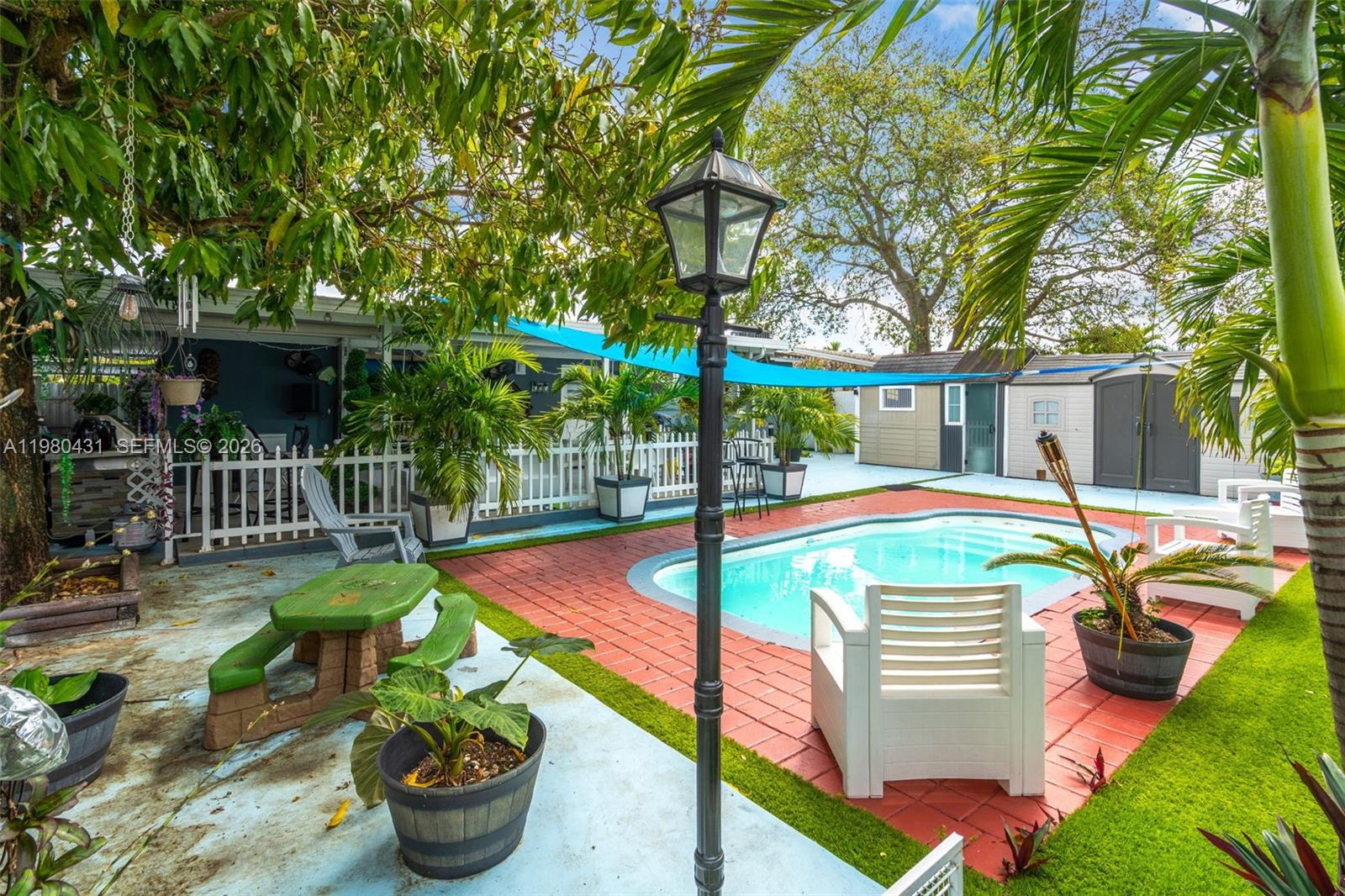 1210 N 71st Ave Hollywood, FL 33024