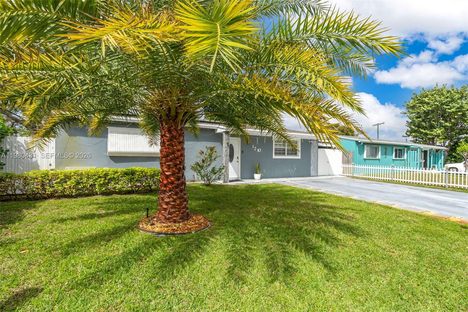 1210 N 71st Ave Hollywood, FL 33024