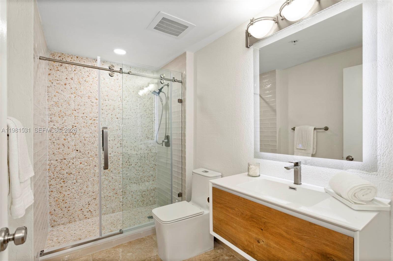 3232 SW 22nd Ter #PH 2002 Miami, FL 33145