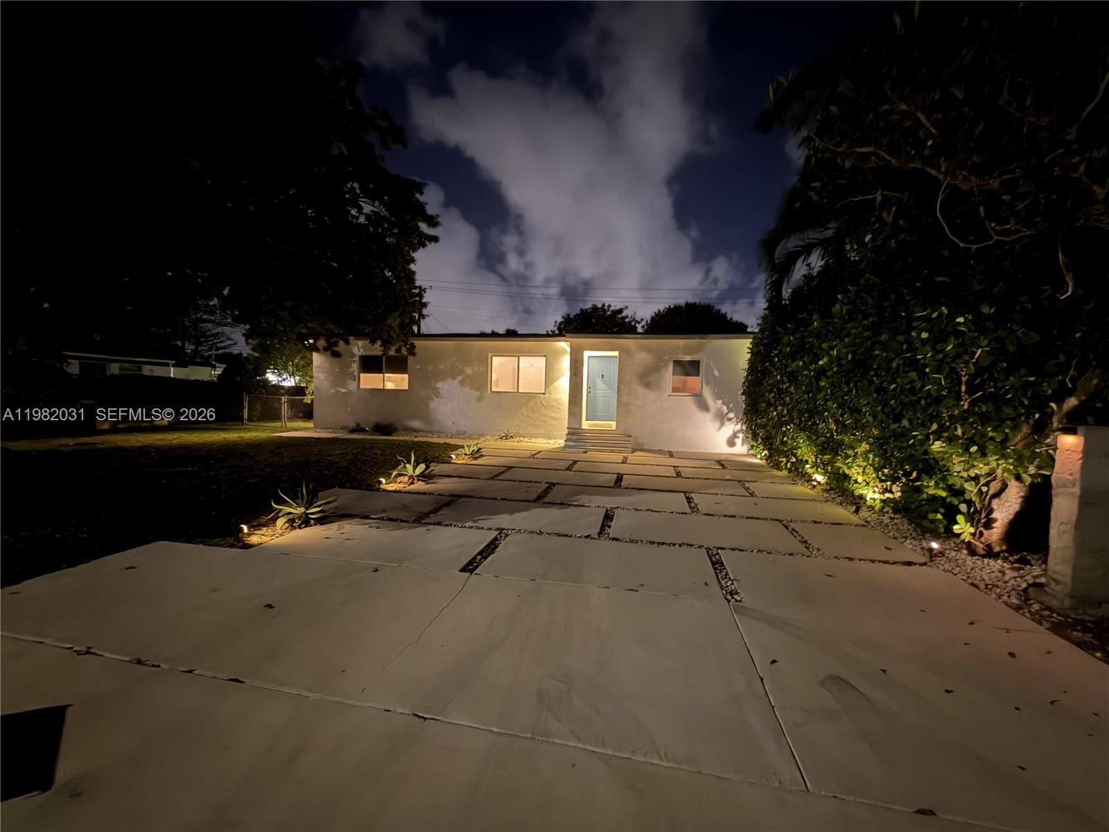 930 NW 145th Ter Miami, FL 33168