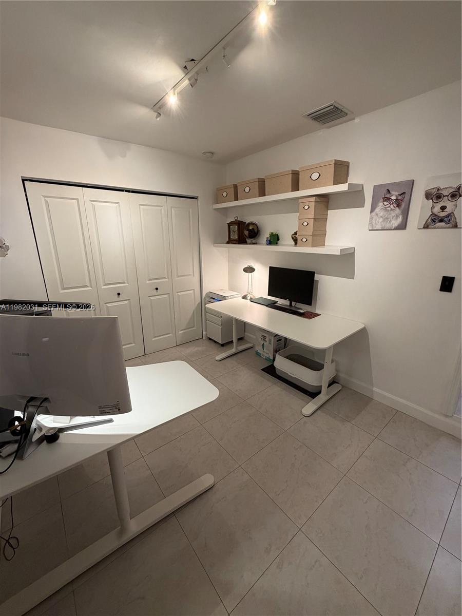 930 NW 145th Ter Miami, FL 33168