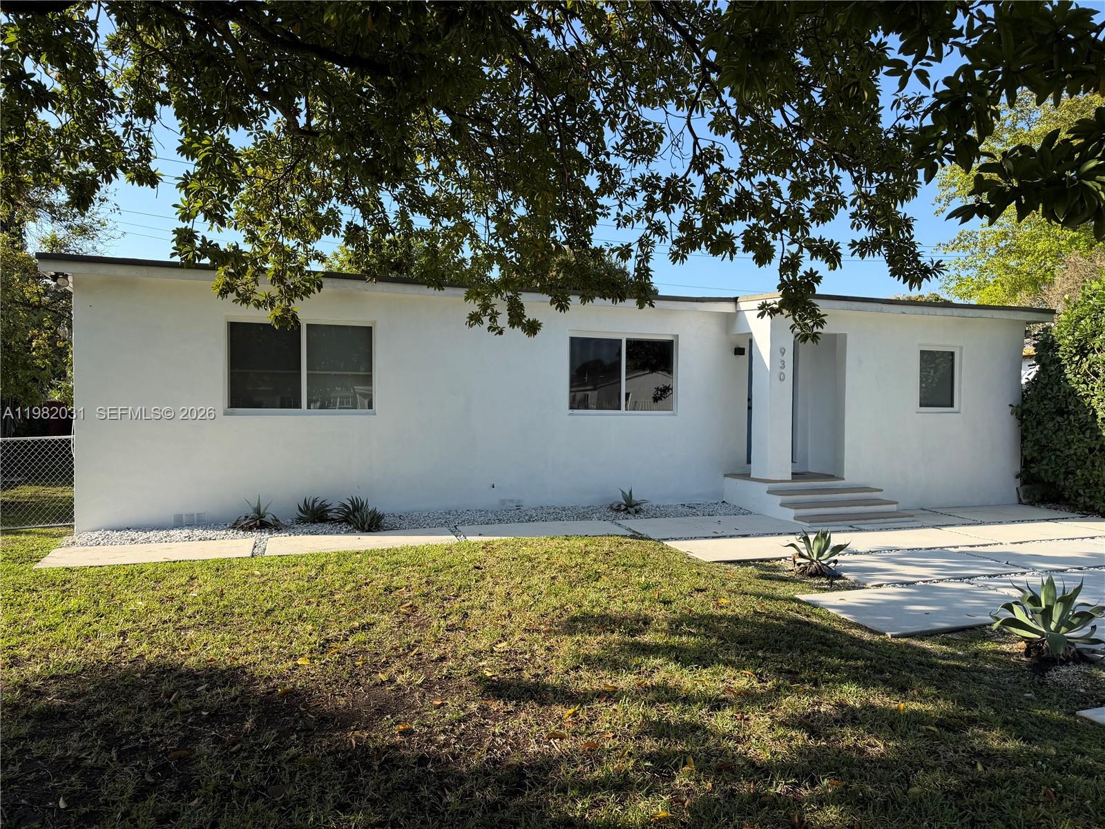 930 NW 145th Ter Miami, FL 33168