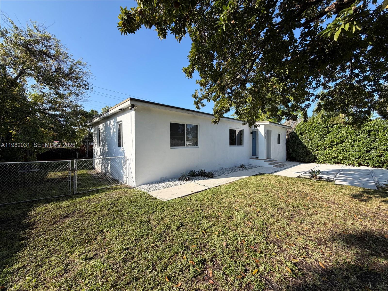 930 NW 145th Ter Miami, FL 33168