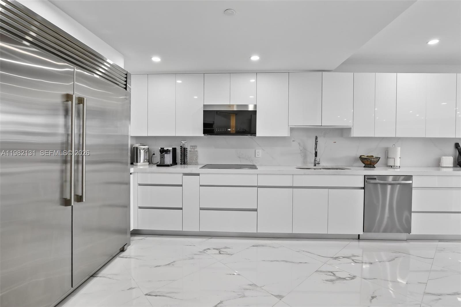 4000 Island Blvd #2301 Aventura, FL 33160