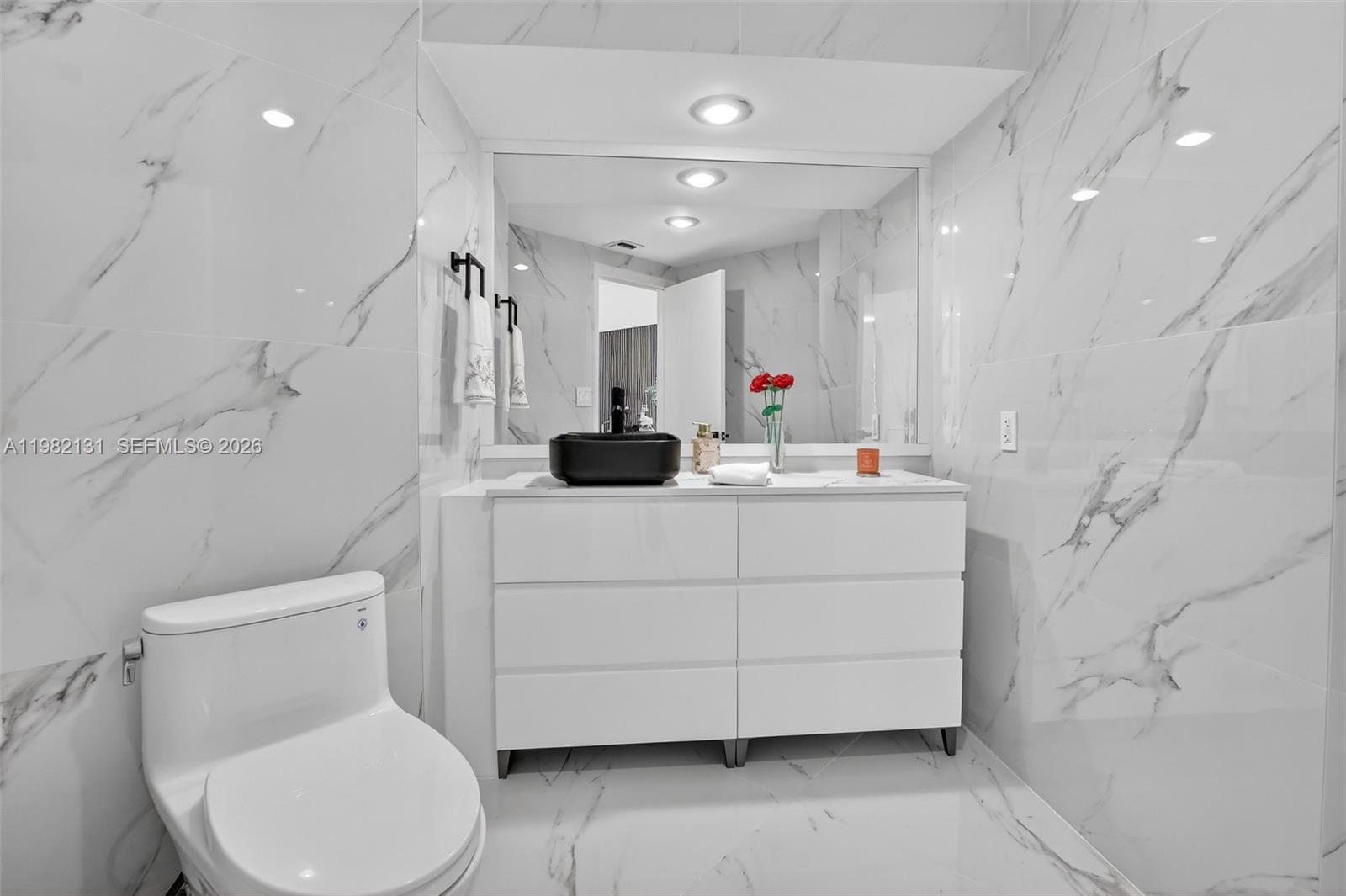 4000 Island Blvd #2301 Aventura, FL 33160