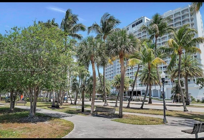 5401 Collins Ave #411 Miami Beach, FL 33140