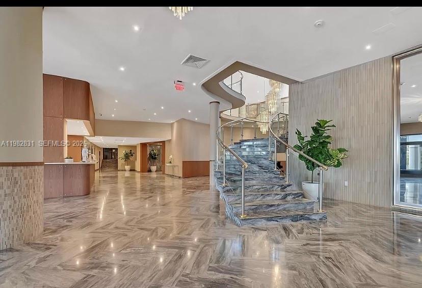 5401 Collins Ave #411 Miami Beach, FL 33140