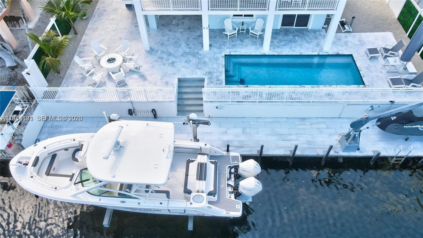 48 S Andros Rd Key Largo, FL 33037