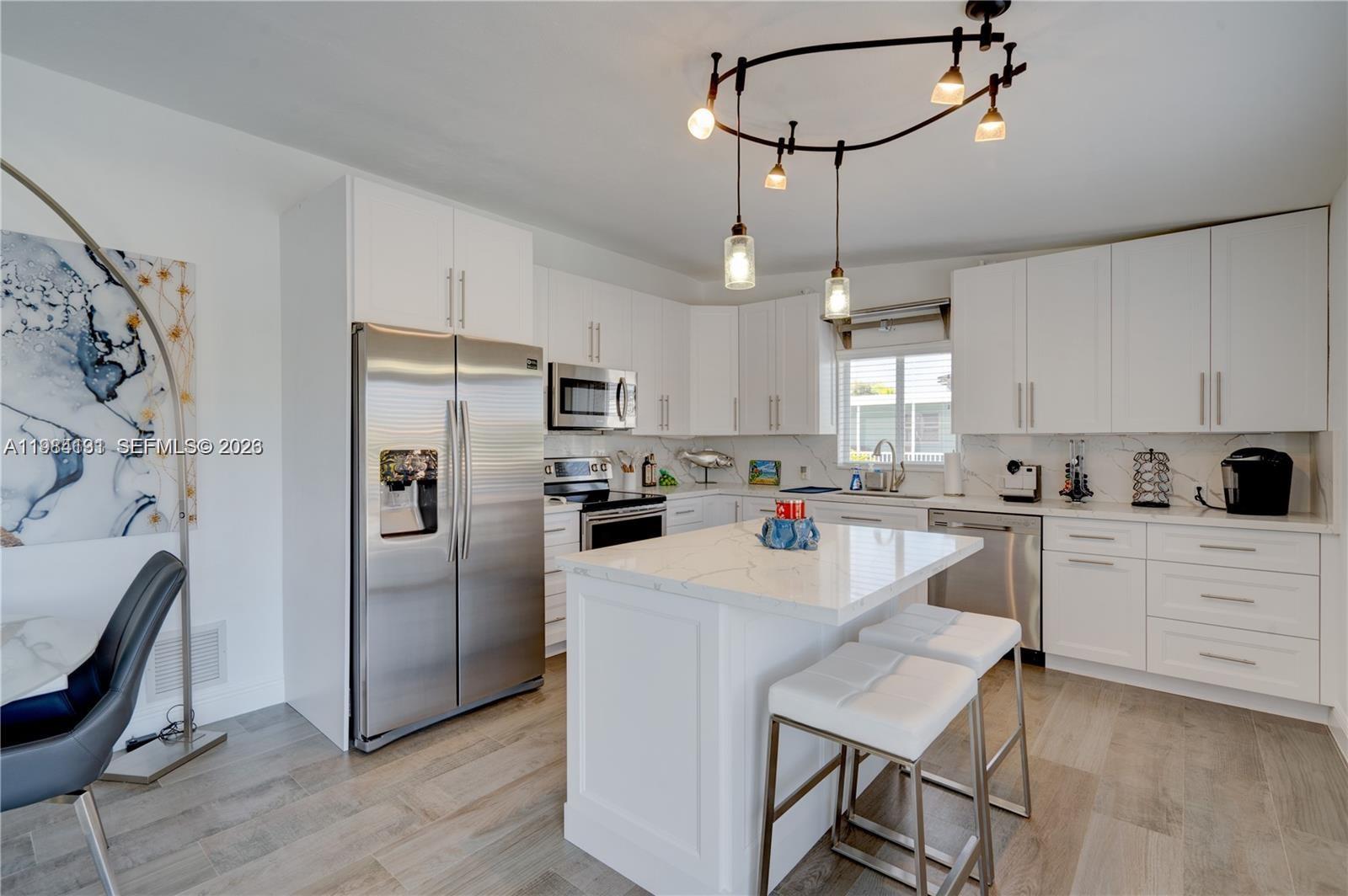 48 S Andros Rd Key Largo, FL 33037