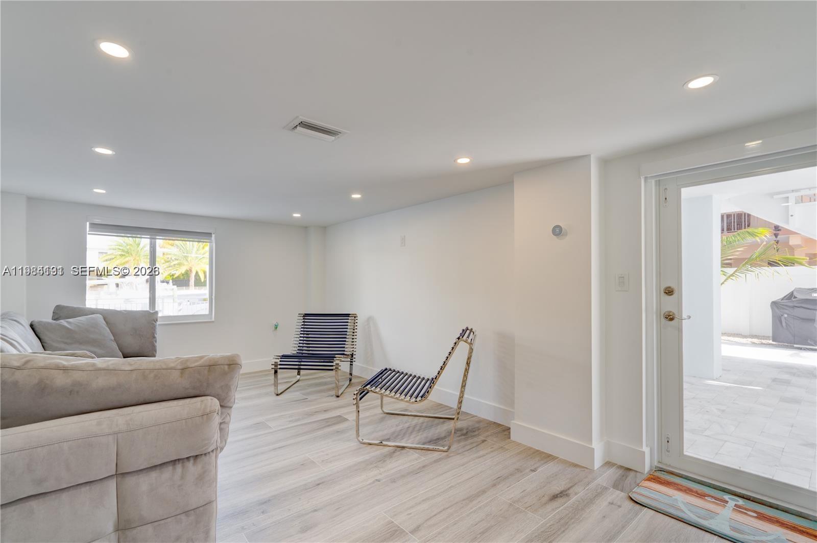 48 S Andros Rd Key Largo, FL 33037