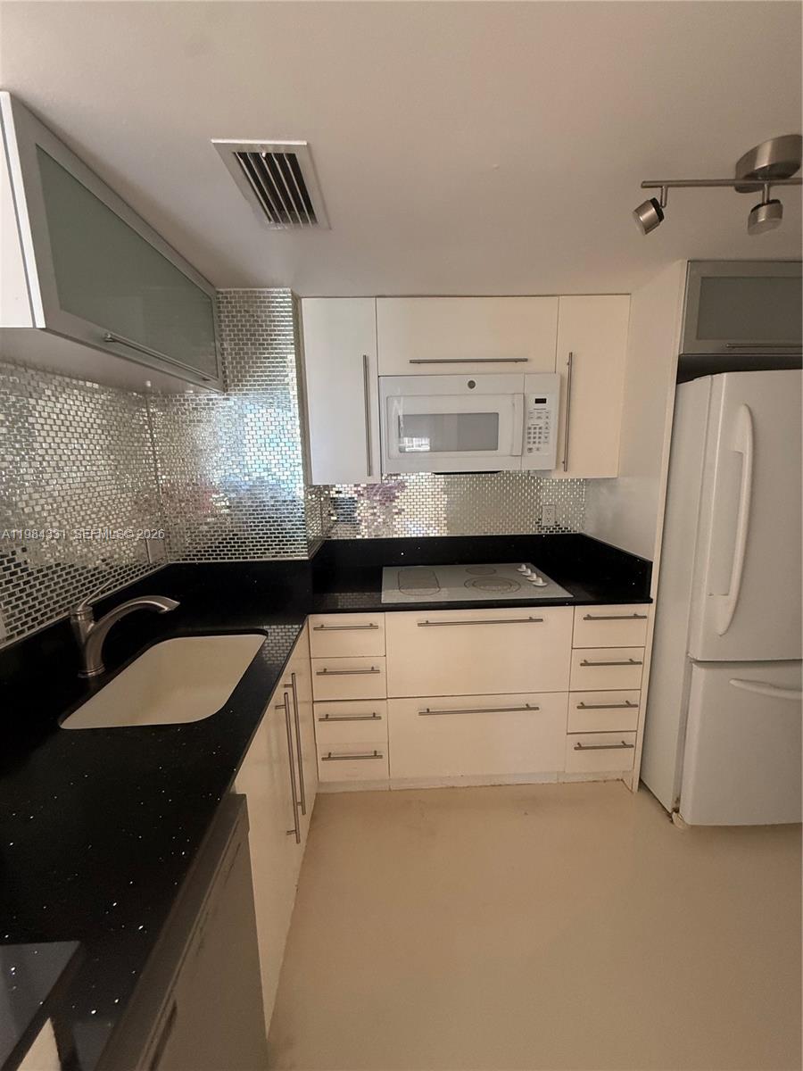 770 Claughton Is Dr #1611 Miami, FL 33131