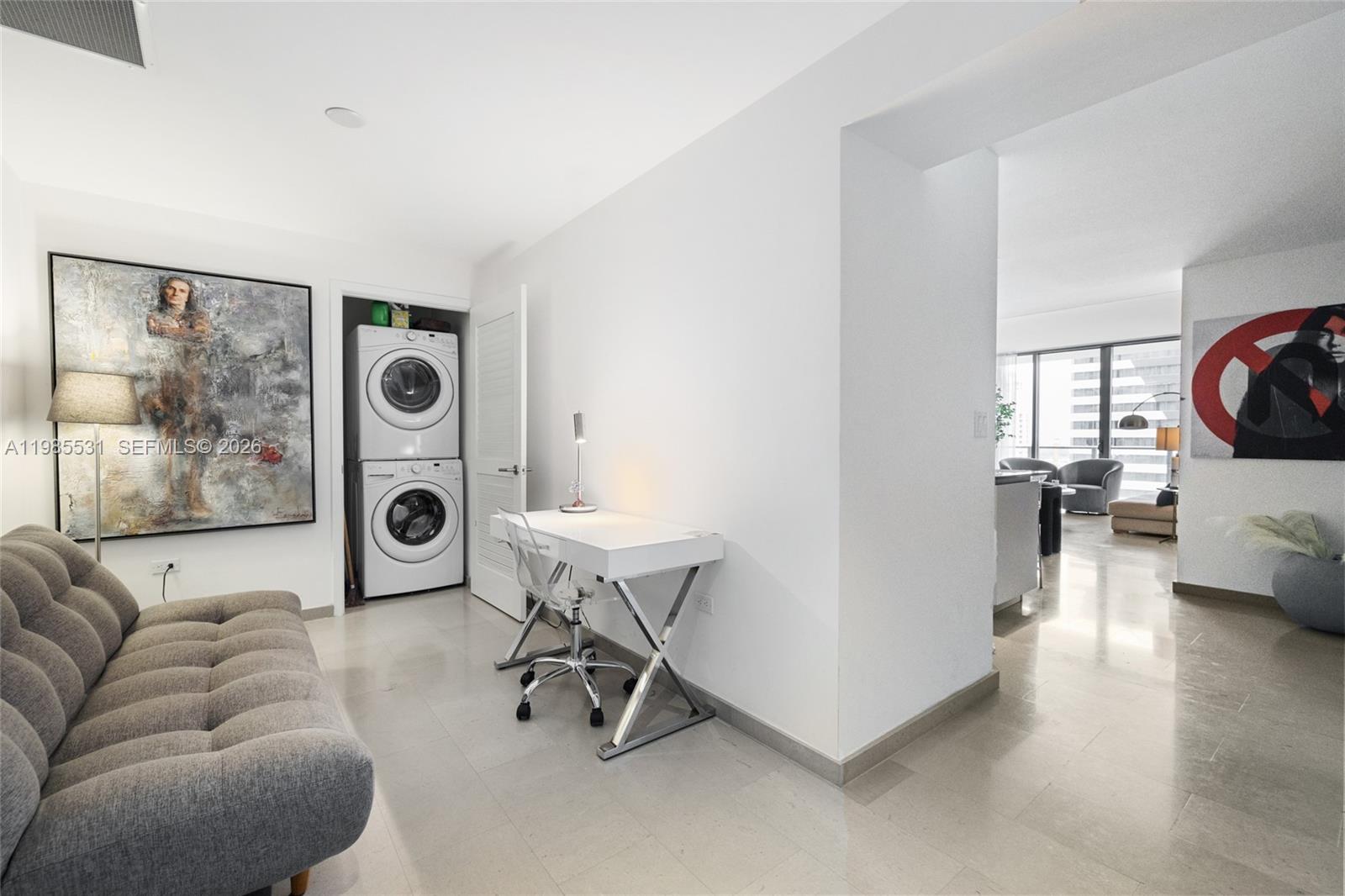 88 SW 7th St #1010 Miami, FL 33130