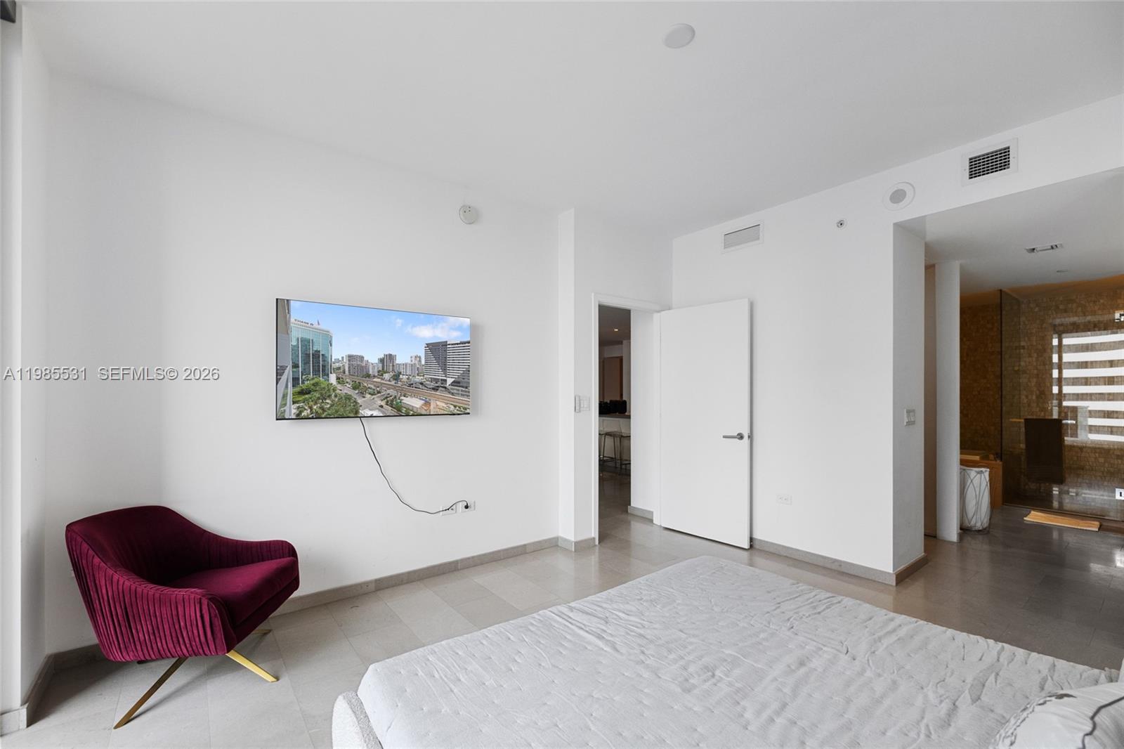 88 SW 7th St #1010 Miami, FL 33130