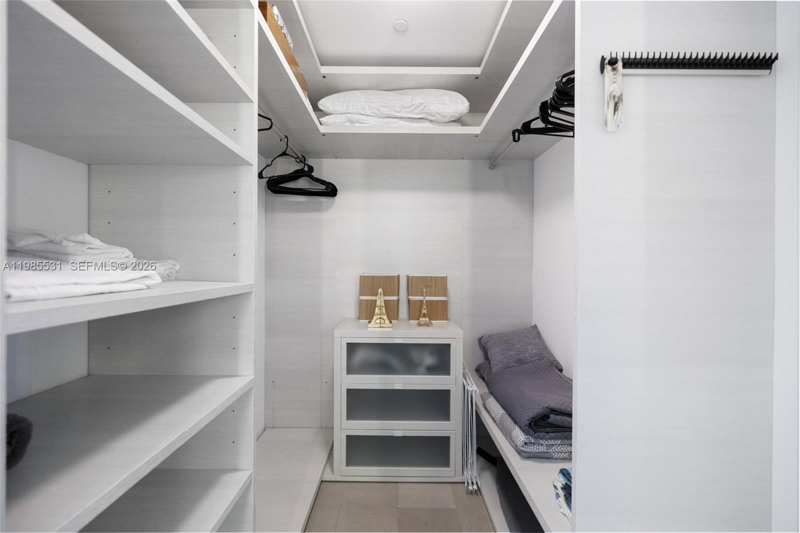 88 SW 7th St #1010 Miami, FL 33130