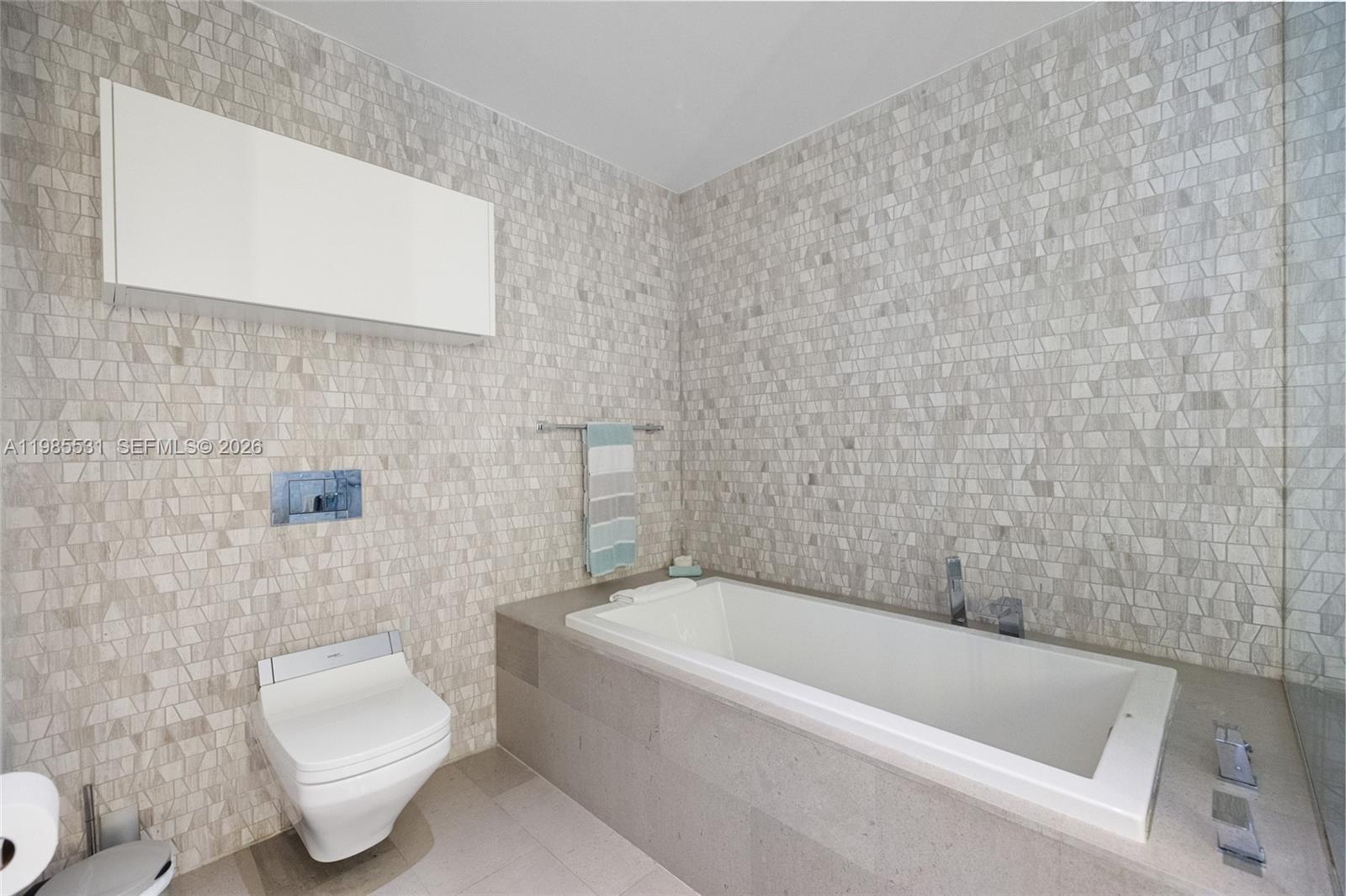 88 SW 7th St #1010 Miami, FL 33130