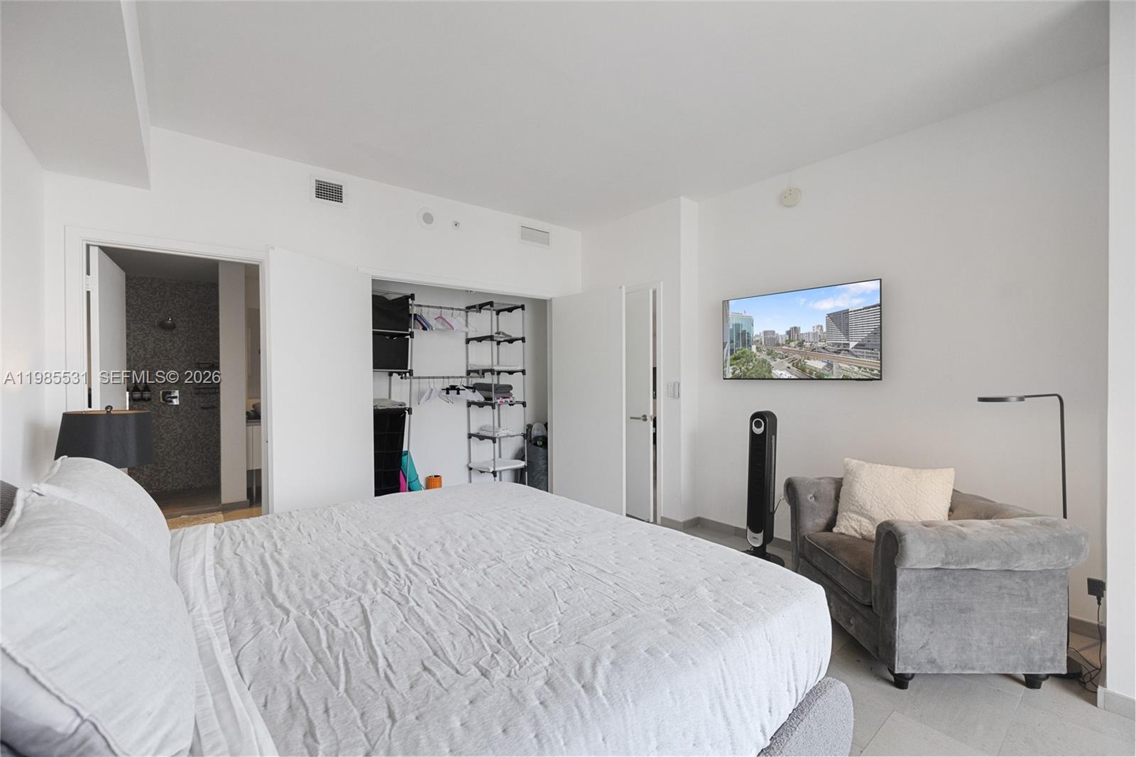 88 SW 7th St #1010 Miami, FL 33130