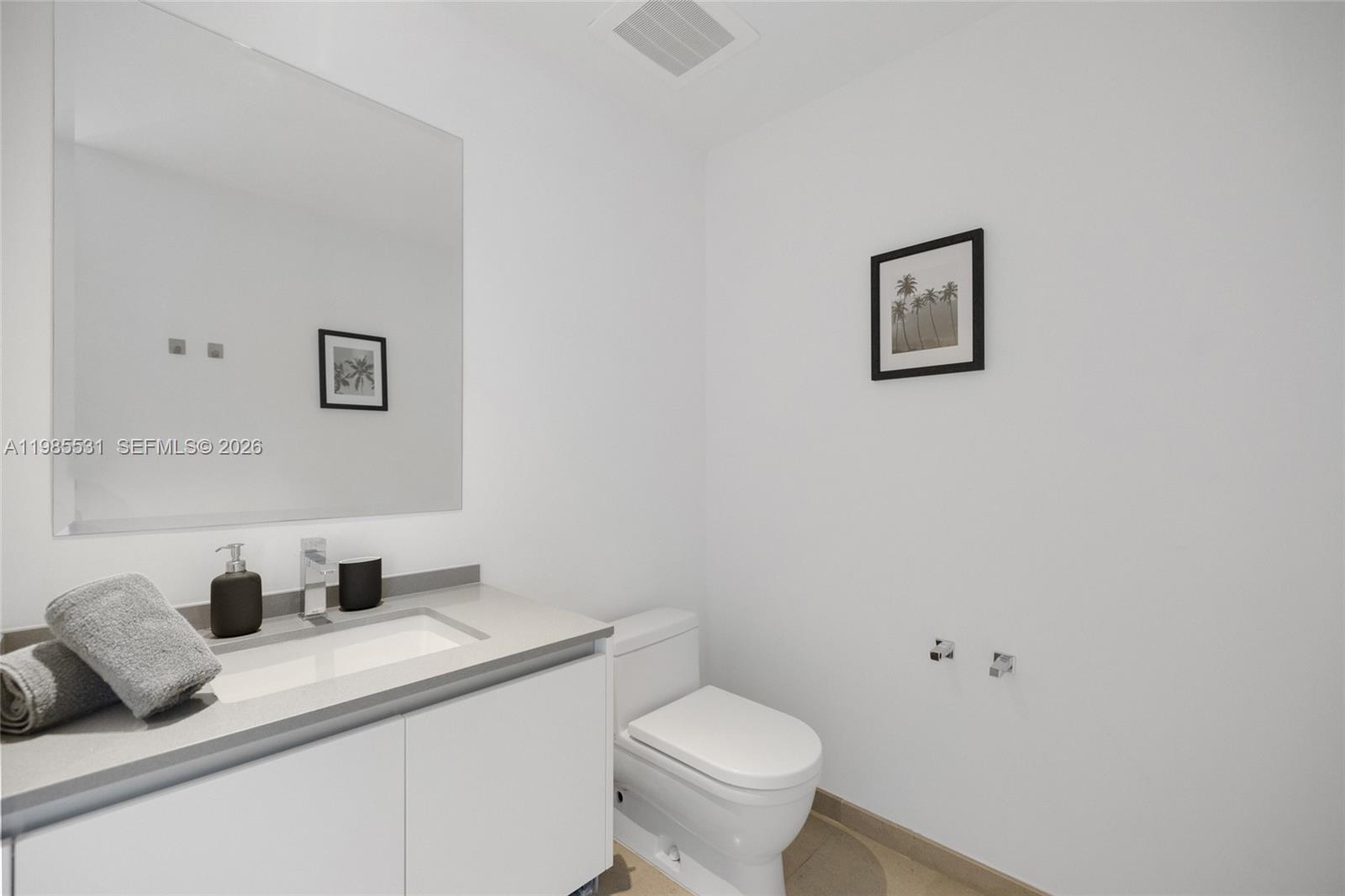 88 SW 7th St #1010 Miami, FL 33130