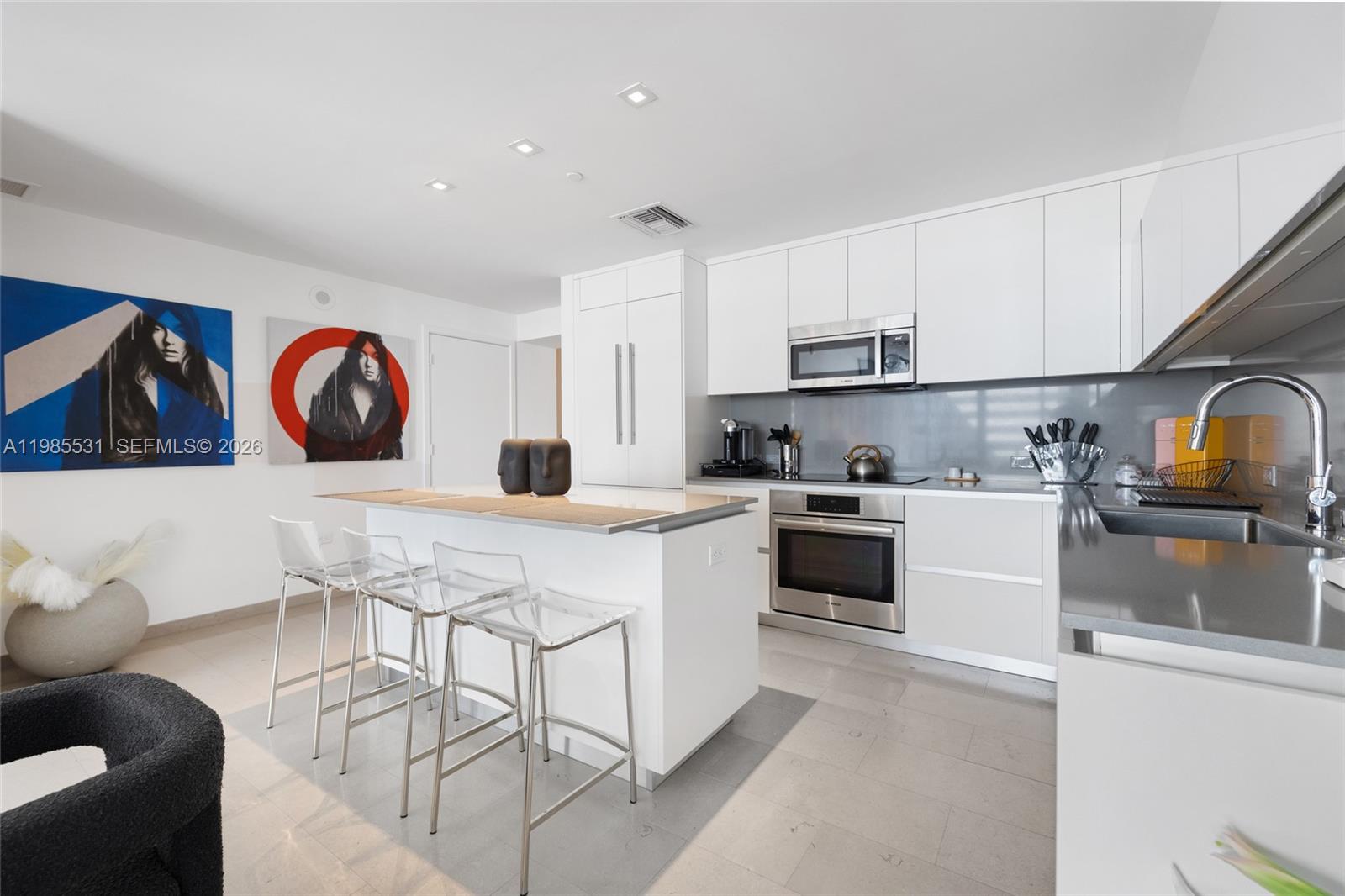 88 SW 7th St #1010 Miami, FL 33130