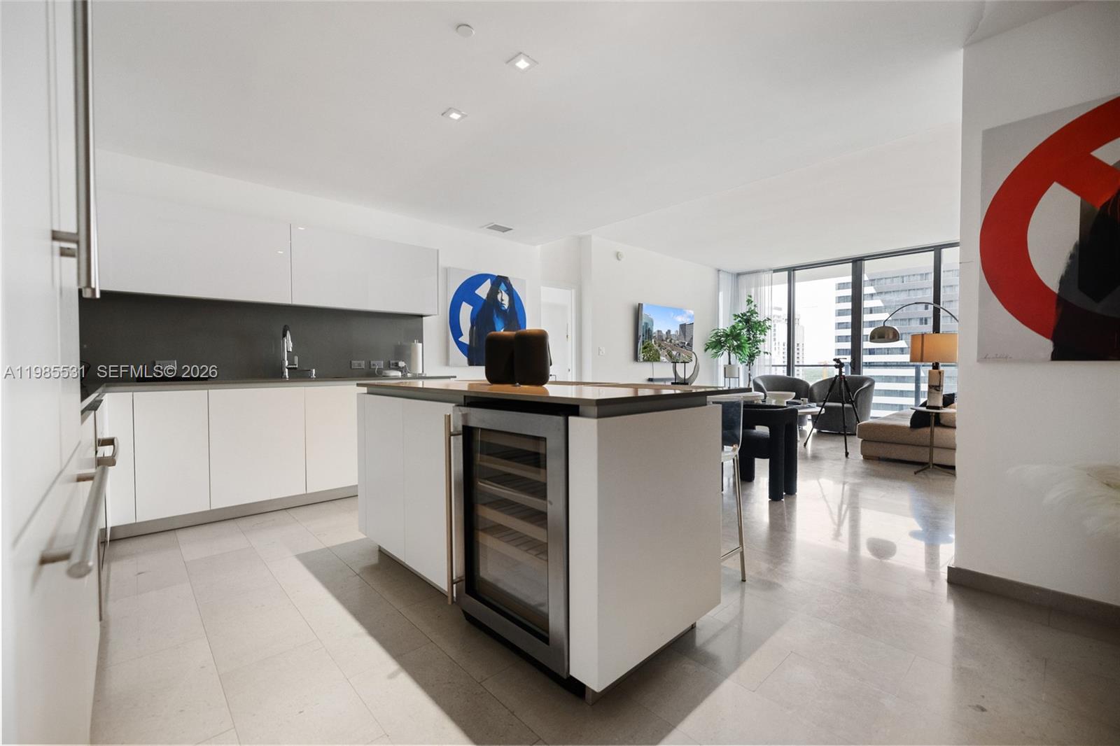 88 SW 7th St #1010 Miami, FL 33130