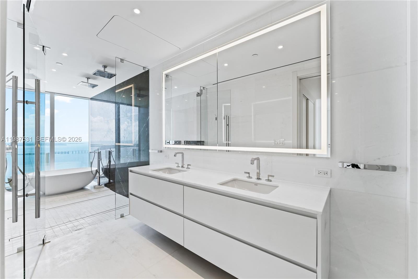 300 Biscayne Blvd Way #5003 Miami, FL 33131