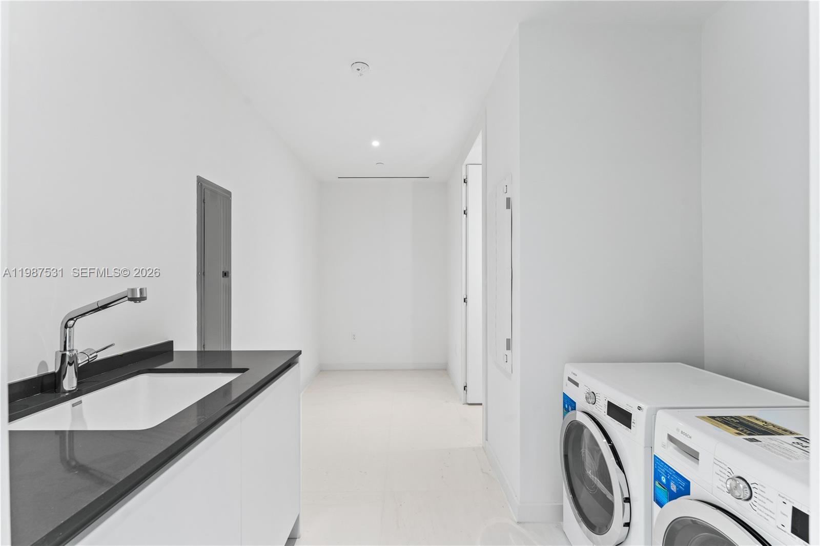 300 Biscayne Blvd Way #5003 Miami, FL 33131