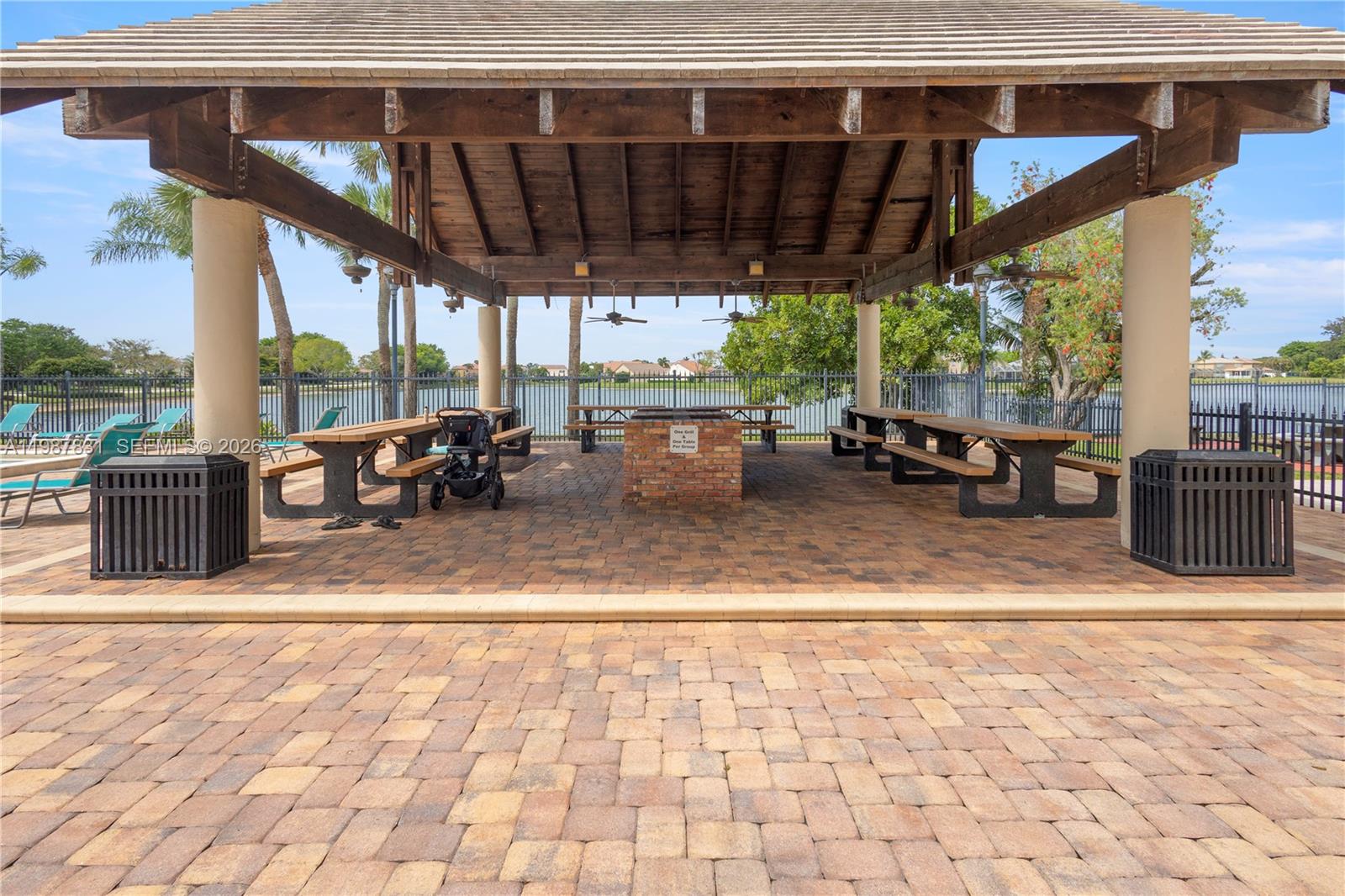 18551 Woodstream Dr Boca Raton, FL 33498